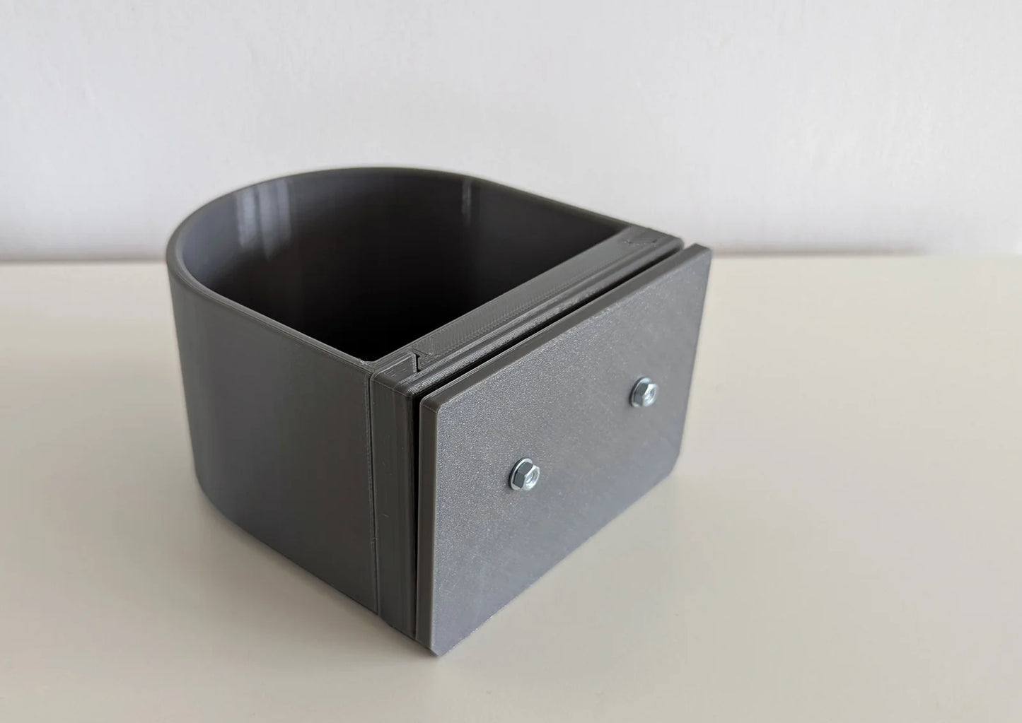 Halteplatte für Hundenapf Wandmontage S – stabile Befestigung für Gitterbox & Hundebox, 0.7 L