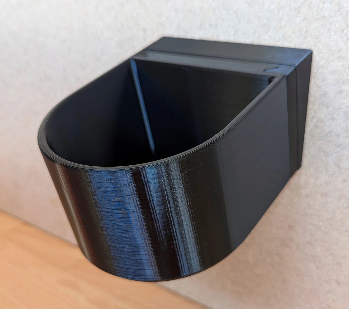 Winkeladapter für Hundenapf Wandmontage S – schräger Adapter als Futterstation/Hundebar, 0.7 L