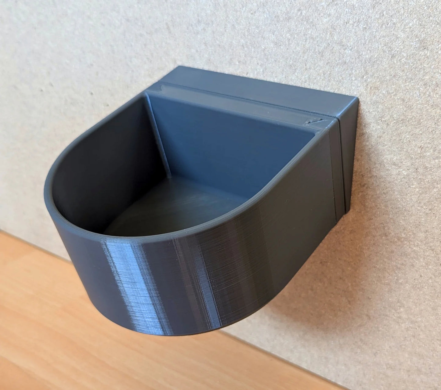 Winkeladapter für Hundenapf Wandmontage M – schräger Adapter als Futterstation/Hundebar, 1.0 L