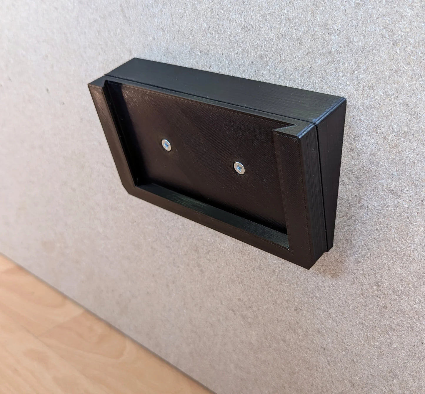 Winkeladapter für Hundenapf Wandmontage M – schräger Adapter als Futterstation/Hundebar, 1.0 L