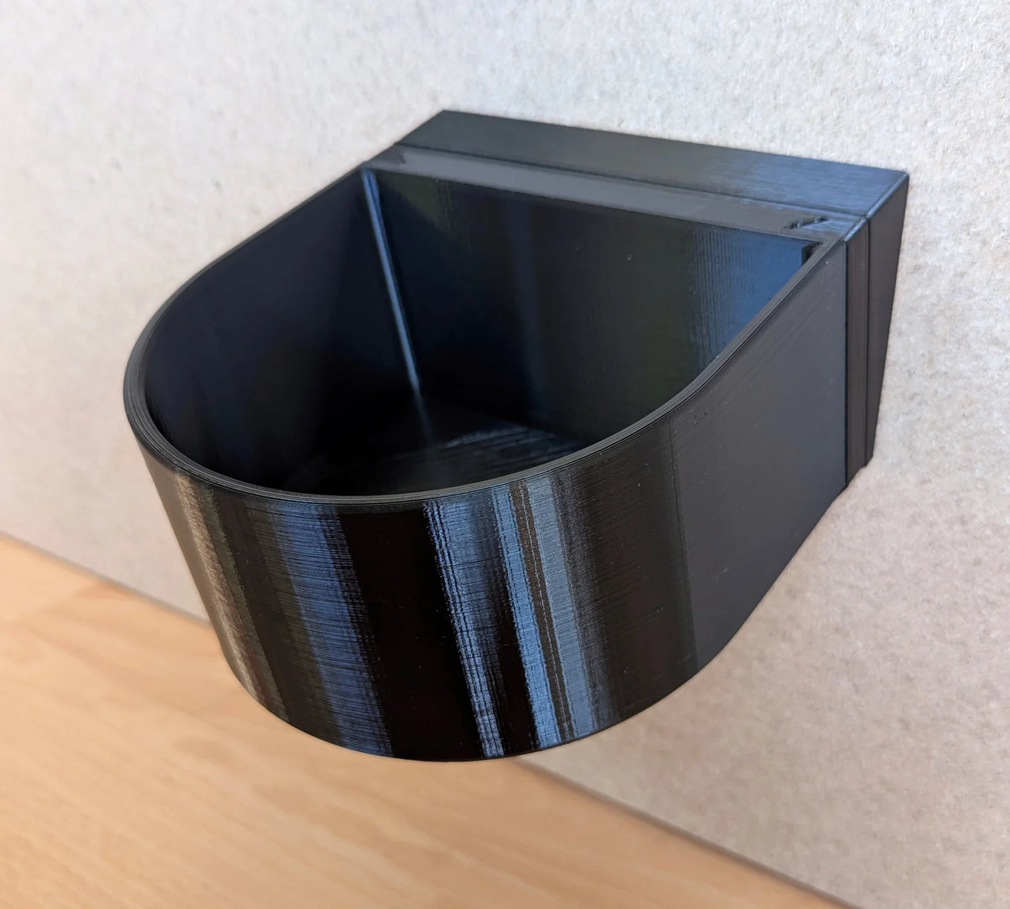 Winkeladapter für Hundenapf Wandmontage M – schräger Adapter als Futterstation/Hundebar, 1.0 L