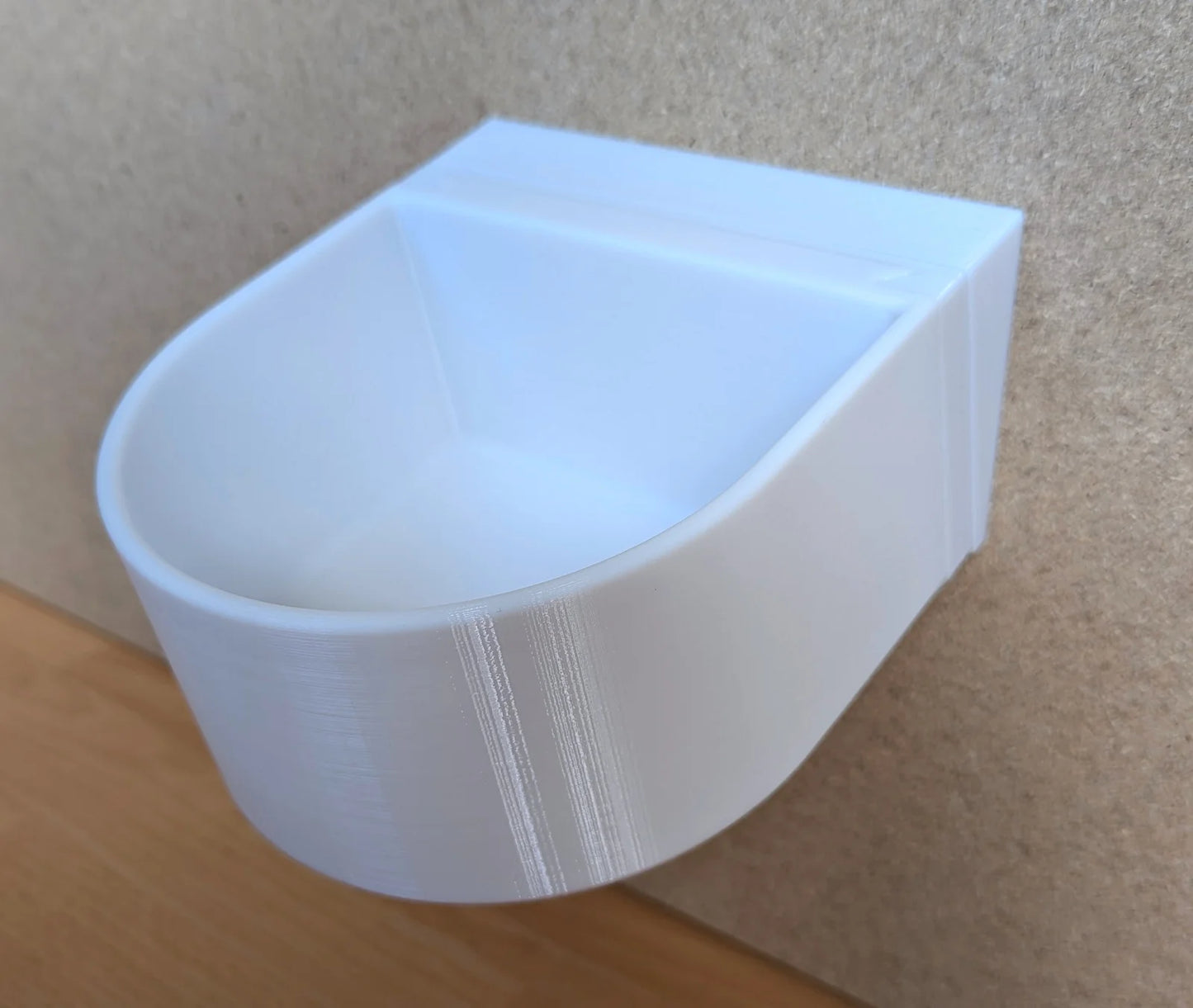 Winkeladapter für Hundenapf Wandmontage M – schräger Adapter als Futterstation/Hundebar, 1.0 L